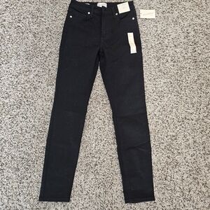 Universal Thread Women's Dark Jeans